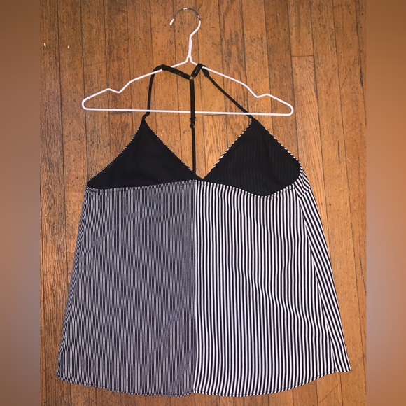 Socialite Tank Top - Picture 2 of 3